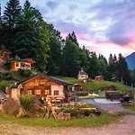 Haus Topa *